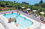 vakantiewoningen nabij de kust foto: kindvriendelijk vakantiepark Marche kust aan strand