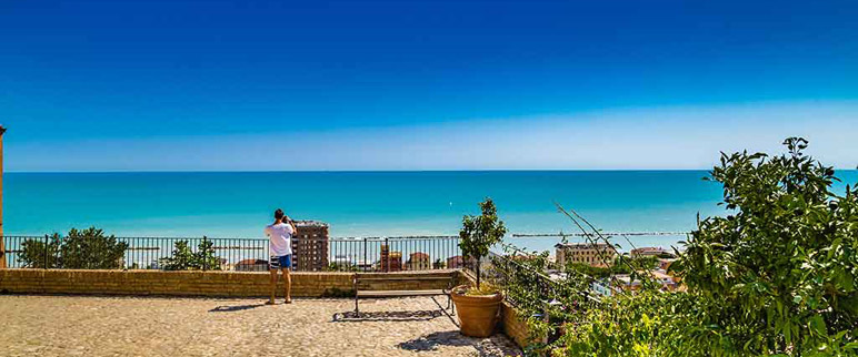 foto: vakantie appartementen op kleinschalig Marche agriturismo dichtbij strand