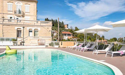 appartementen dichtbij le Marche kust foto: Kindvriendelijke palazzo dichtbij strand Grottammare
