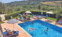 Glamping tenten foto: Glamping tenten vakantiepark bij strand Grottammare Marche