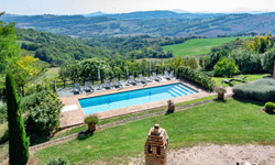 foto: Moderne vakantie villa met zwembad in Marche bij Sibilinni